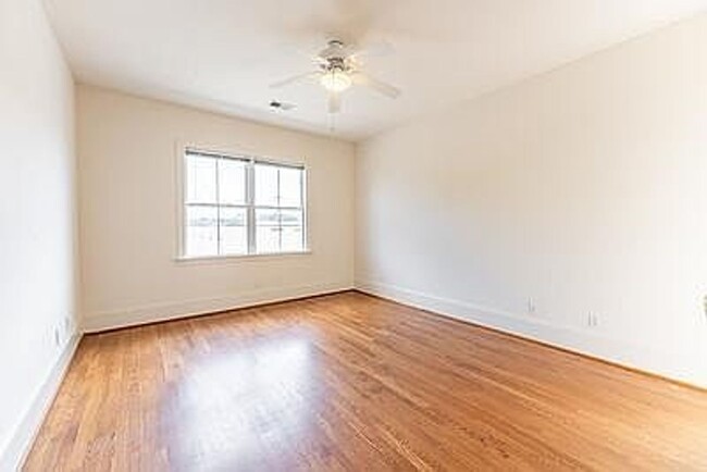 Building Photo - Spacious 3-Bedroom Apt on Cary St.