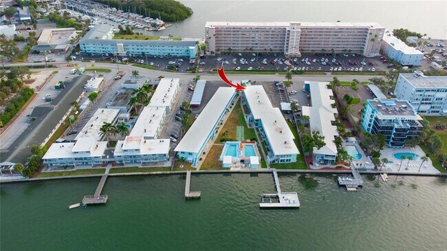 Building Photo - 1840 Shore Dr S