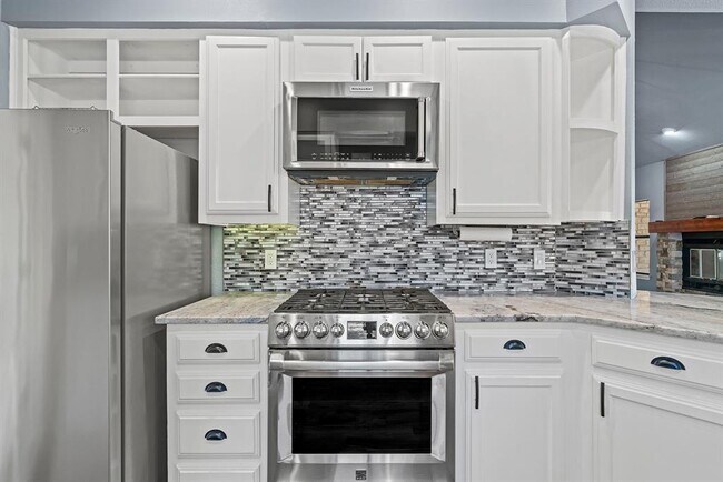 Building Photo - 128 Mockingbird Ln