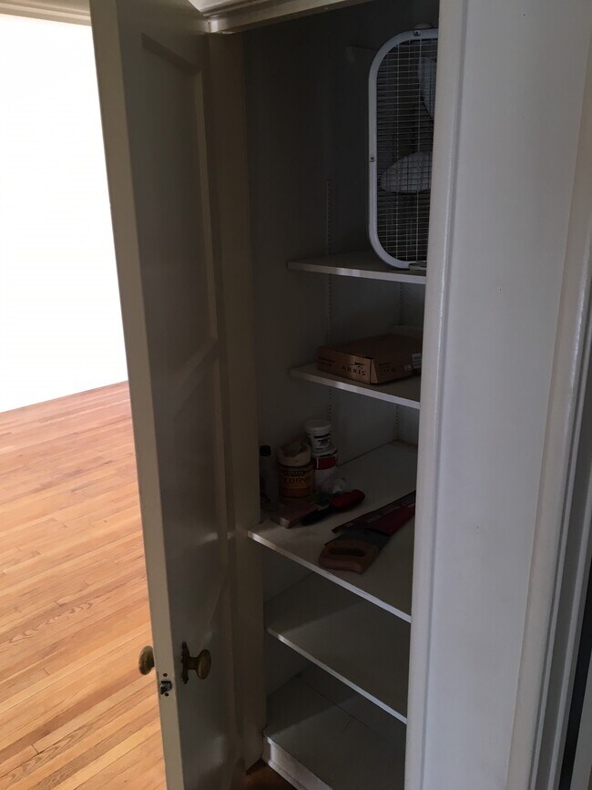 Building Photo - 5301 Russell Ave