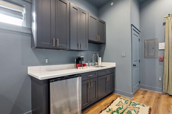 Building Photo - 1738 N Rampart St