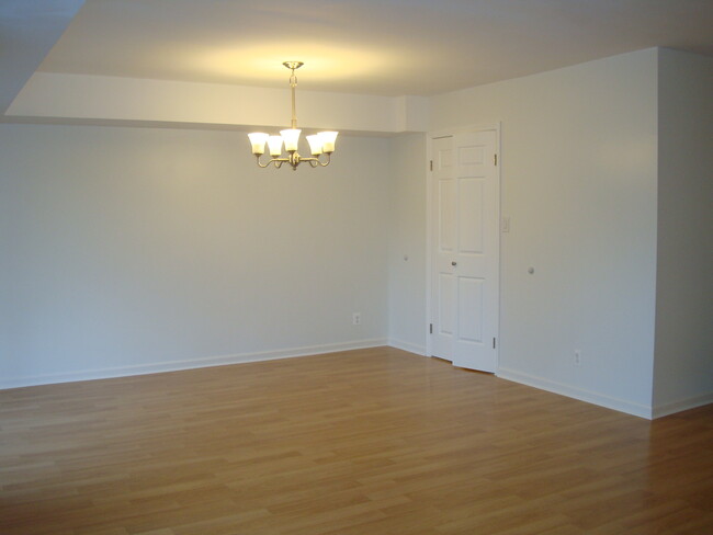 Dining Room - 3800 Powell Ln