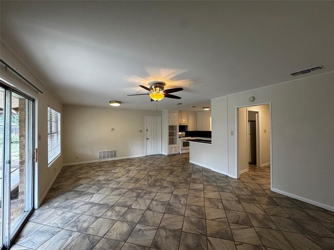 Building Photo - 5806 Coventry Ln