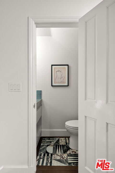 Building Photo - 202 San Vicente Blvd