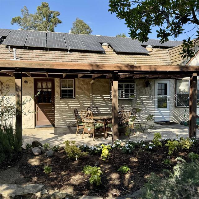 Building Photo - 2848 Los Alisos S