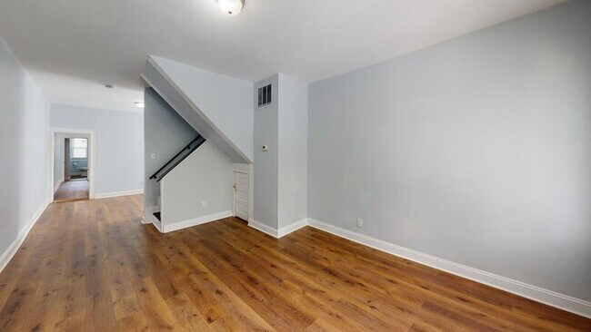 Building Photo - 706 E 43rd St