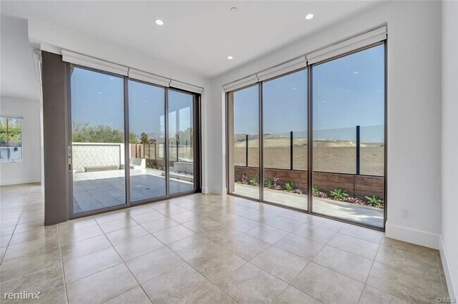 Building Photo - 4 br, 4.5 bath House - 234 Oceano