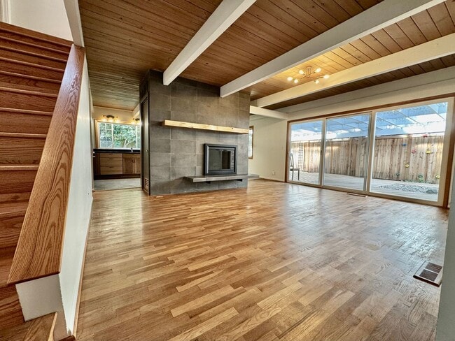 Primary Photo - Mid-Century Gem near Meadowbrook Park!