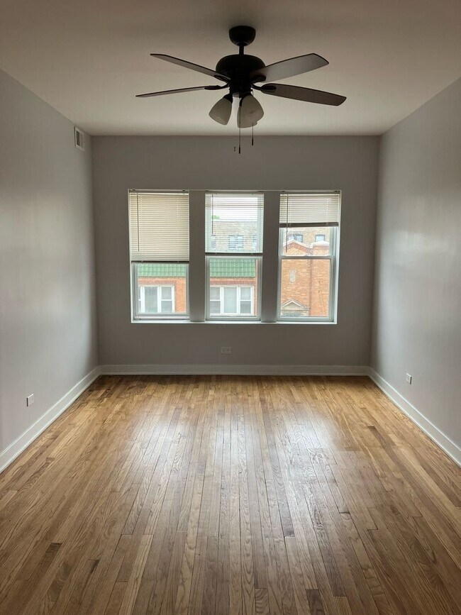 Building Photo - 4405 N Kimball Ave