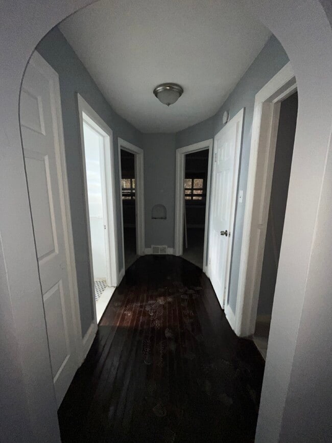 Building Photo - 10141 Roxbury St