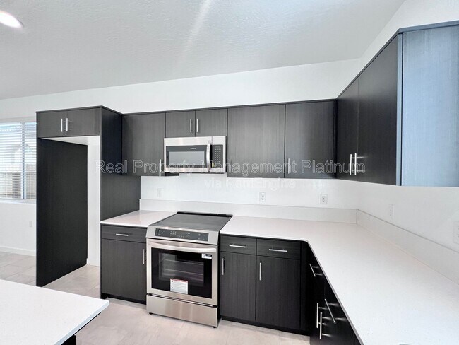 Building Photo - 2891 E Tierra Dr