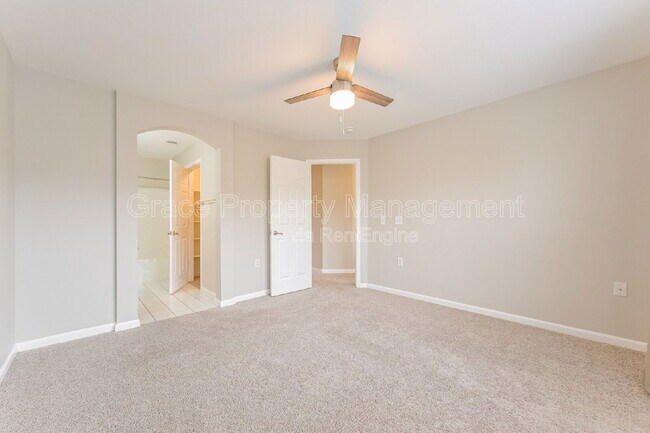 Building Photo - 1495 Red Cliff Way