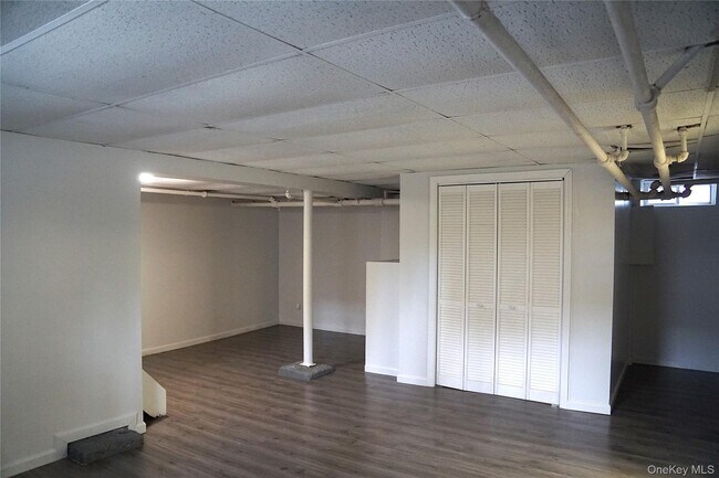 Building Photo - 16 Bon Air Ave