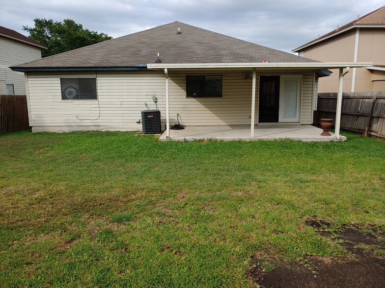 Back Yard - 6466 Beech Trail Dr