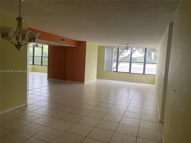 Building Photo - 2768 Carambola Cir S