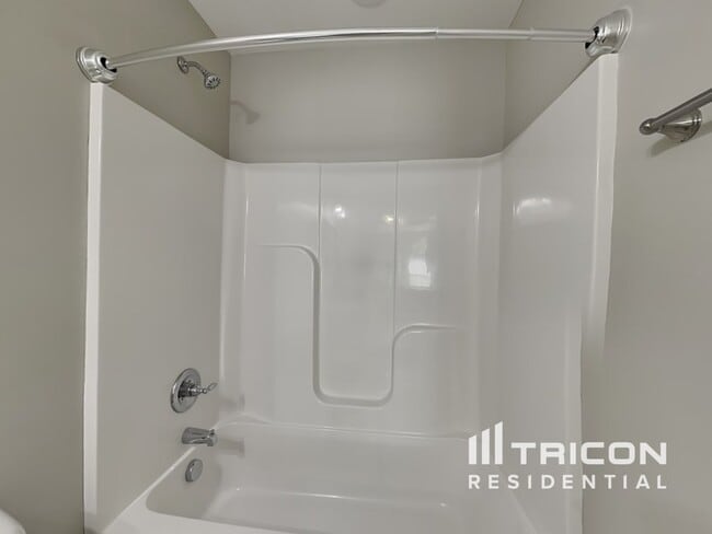 Building Photo - 485 Preakness Cir