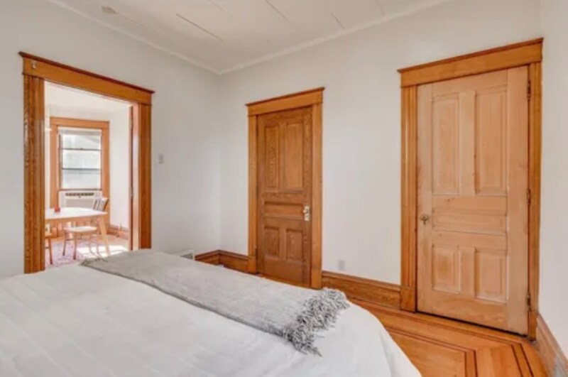 Building Photo - 3833 11th Ave S