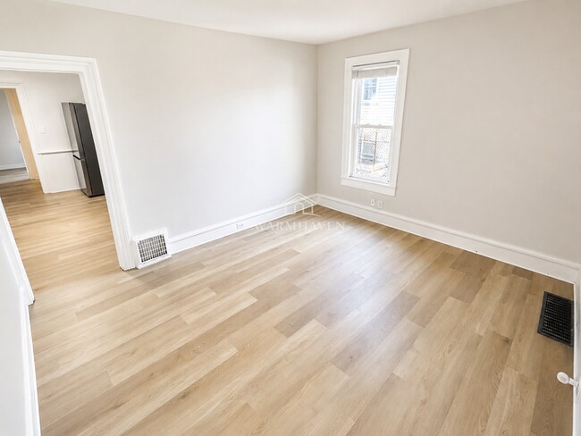 Building Photo - 688 Sherman | Inviting Home With A Clean Modern Interior