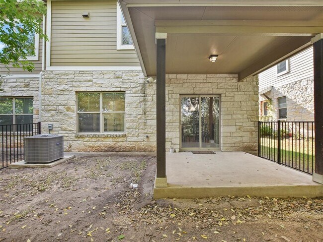 Building Photo - 516 E Slaughter Ln