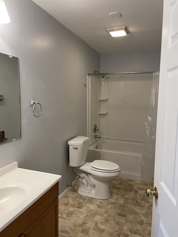 Building Photo - 4189 Woodland Dr