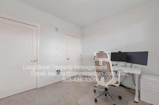 Building Photo - 17137 SW Appledale Rd