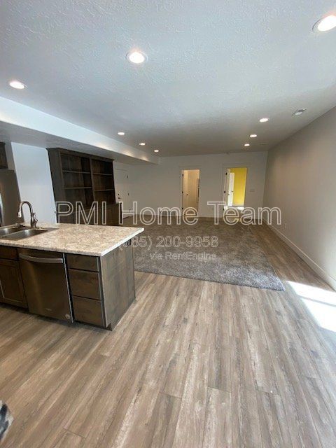 Building Photo - 1284 Mary Ln