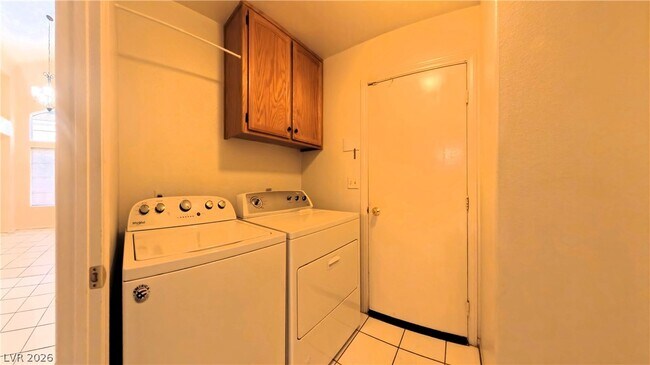 Building Photo - 4844 Jadero Dr
