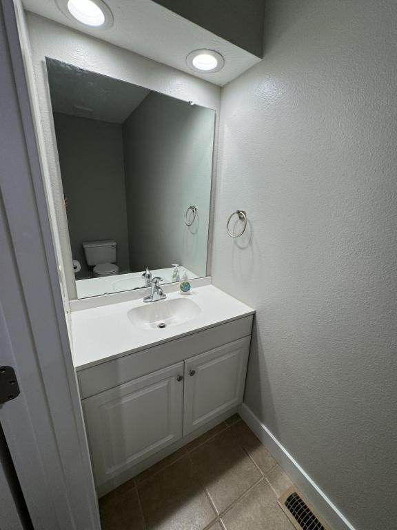 Building Photo - 1504 W Highpoint Cir