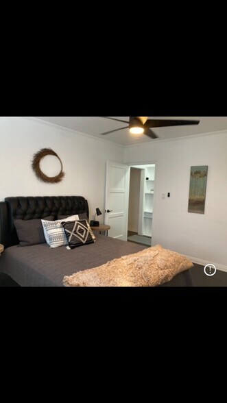 Building Photo - 3616 W Adams Blvd