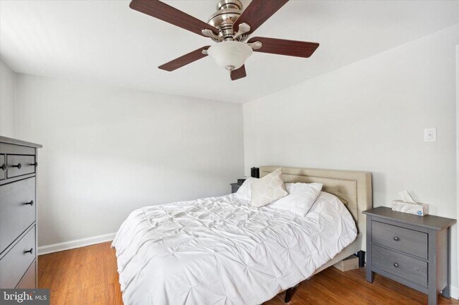 Building Photo - 327 E 9th Ave