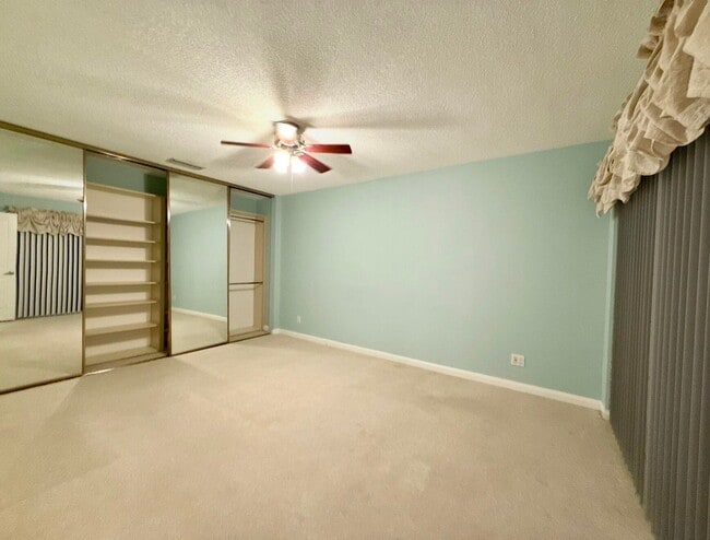 Building Photo - 304 Sun Terrace Ct