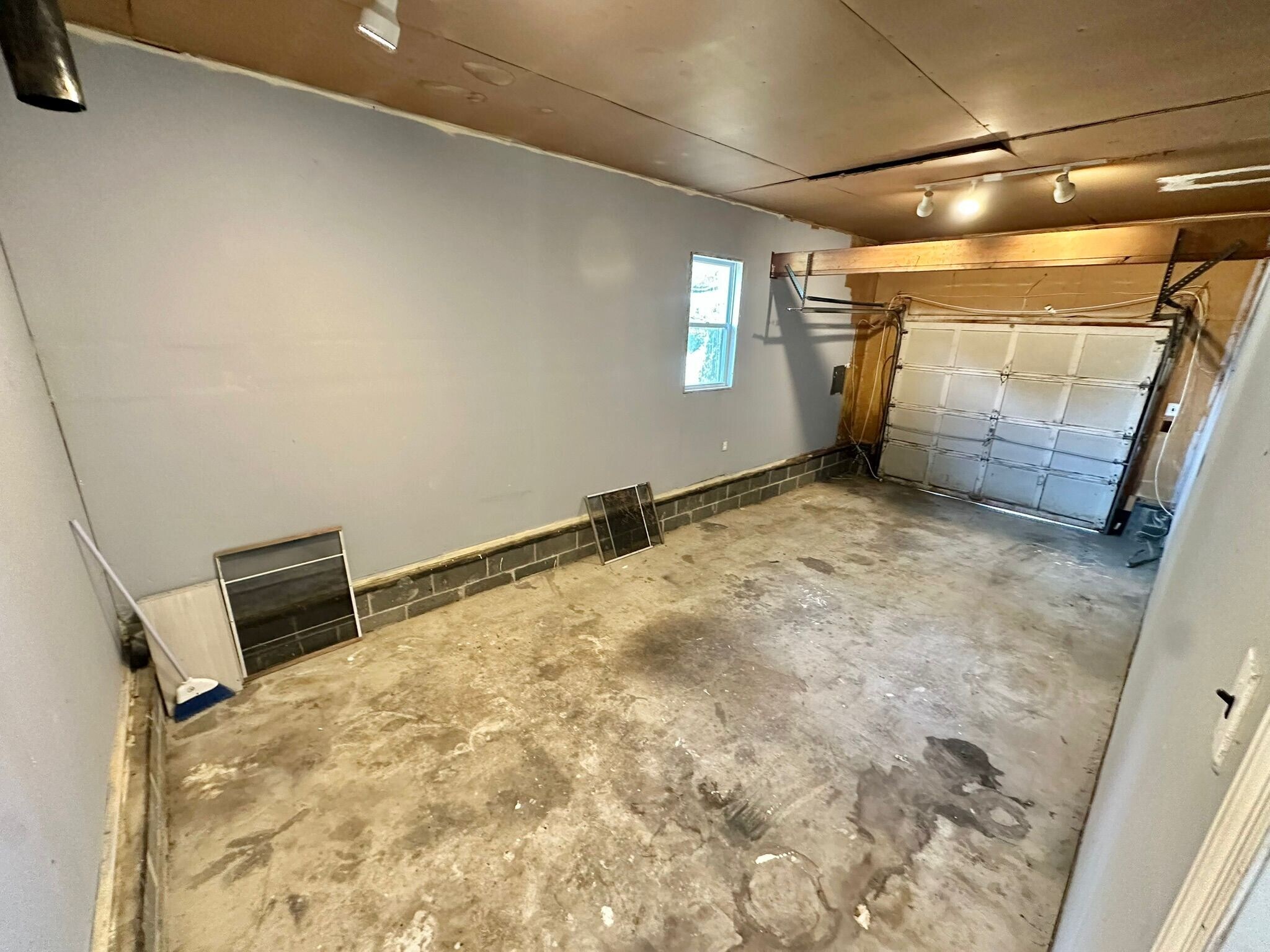 Building Photo - 200 Rugby St