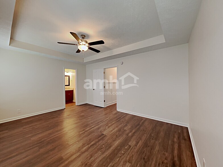 Building Photo - 1543 St Andrews Dr