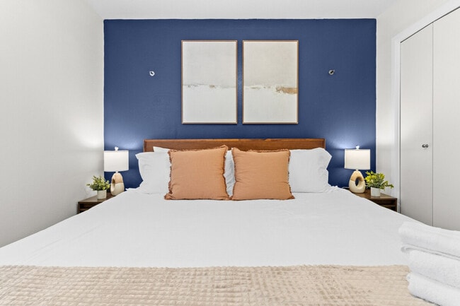 Building Photo - 708 S 1st St