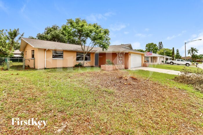 Building Photo - 7240 Rosarian Dr