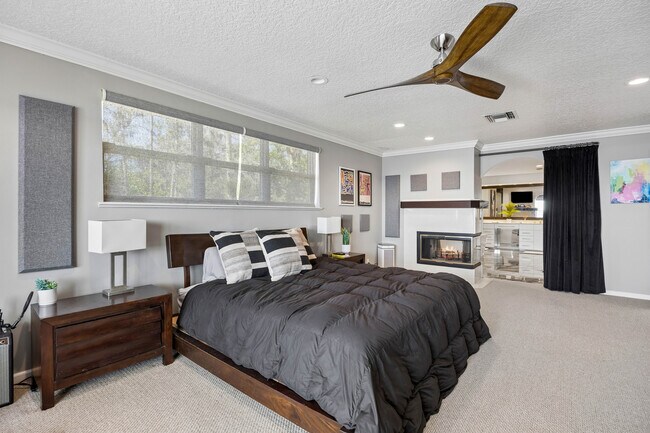Building Photo - 14030 Mandarin Oaks Ln