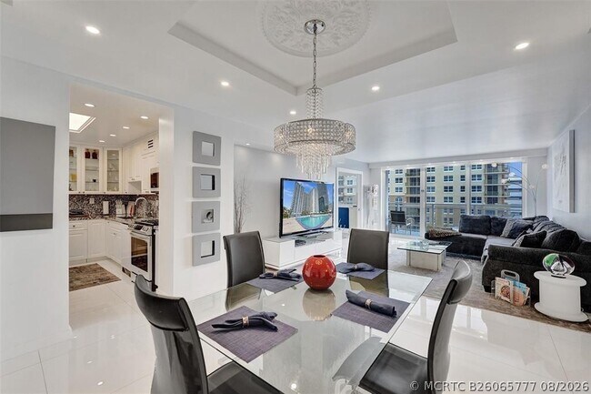 Building Photo - 2030 S Ocean Dr