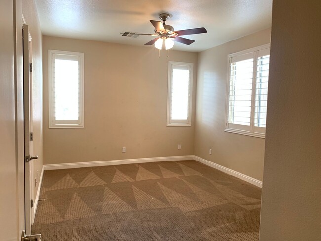 Building Photo - Four Bedrooms, Loft, and Downstairs Bedroo...