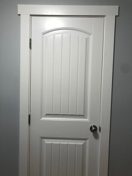 Building Photo - 525 Cinderella Loop