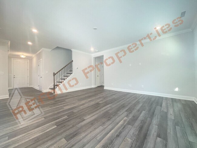 Building Photo - Beautiful 5 Bedroom 2-Car Garage Home with...