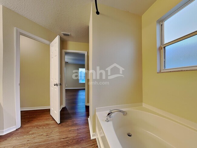 Building Photo - 15260 Perdido Dr