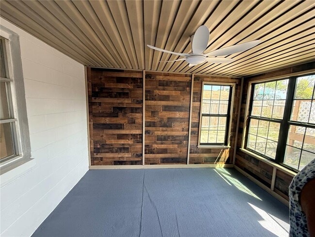 Building Photo - 8437 Luray Dr