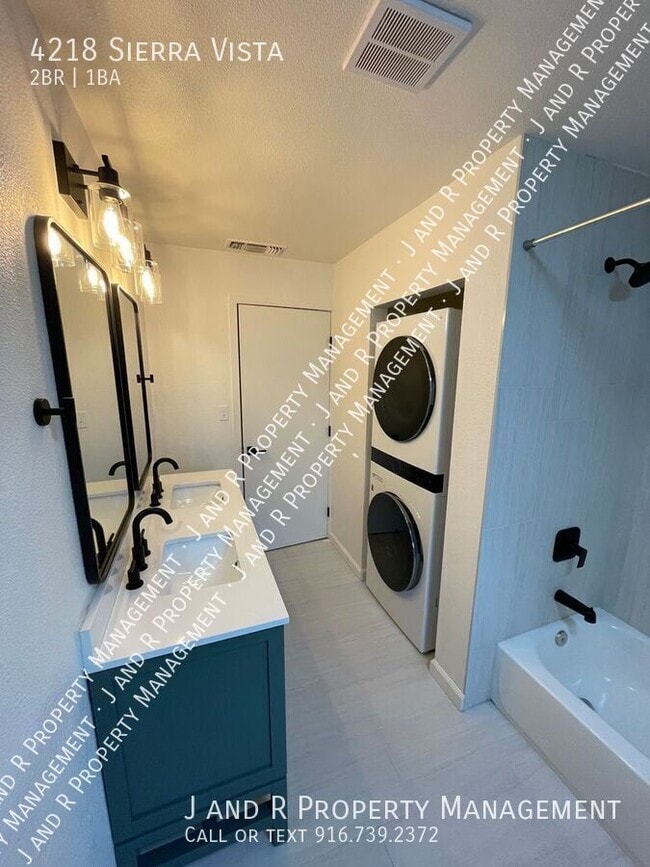 Building Photo - 4218 Sierra Vista Ave