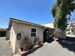 Building Photo - 936 W Foothill Blvd