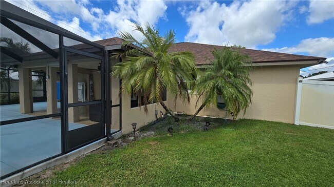 Building Photo - 268 Grosbeak Ave