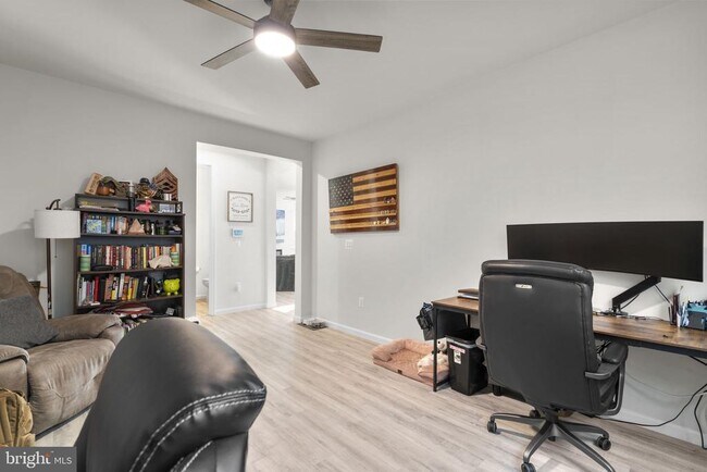 Building Photo - 68 SNOWDROP Dr