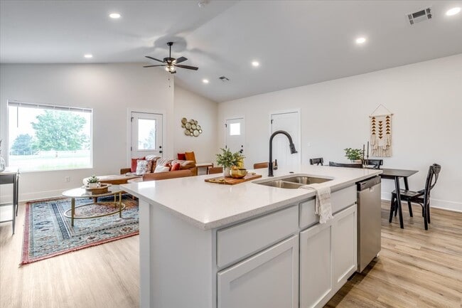 Building Photo - 519 Briarbrook Ln