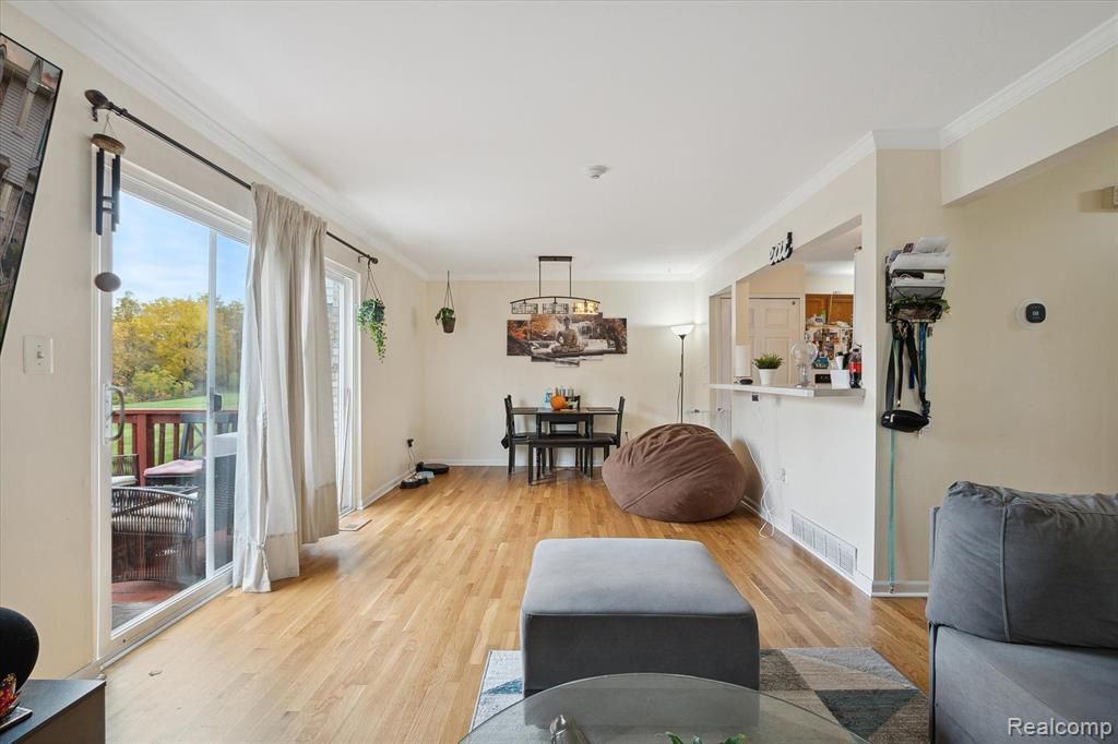 Building Photo - 44563 Savery Dr