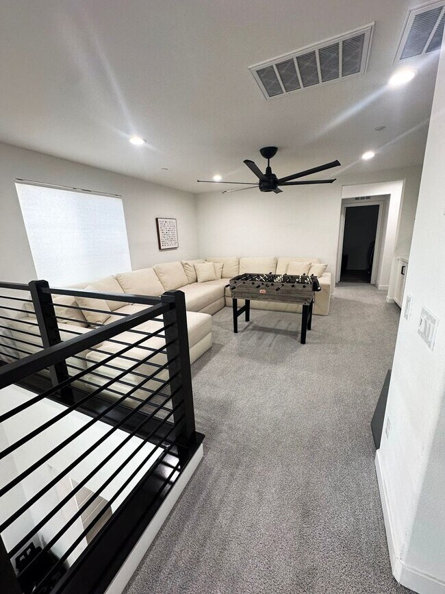 Building Photo - Spencer Crossing 5 Bedroom Modern Pool Home