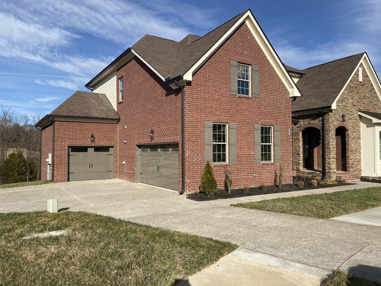 3 car garage on level lot - 1026 October Park Way